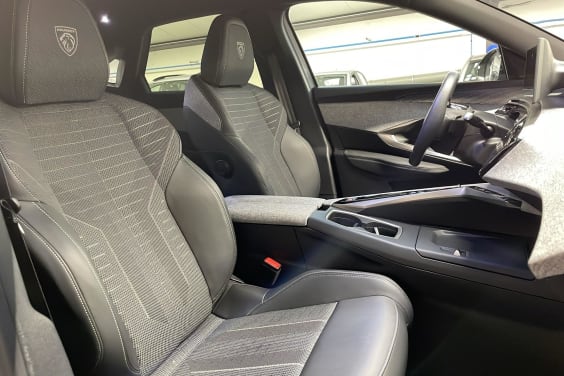 Peugeot 3008 Hybrid 145 e-DCS6 GT Gris Artense / Toit Noir