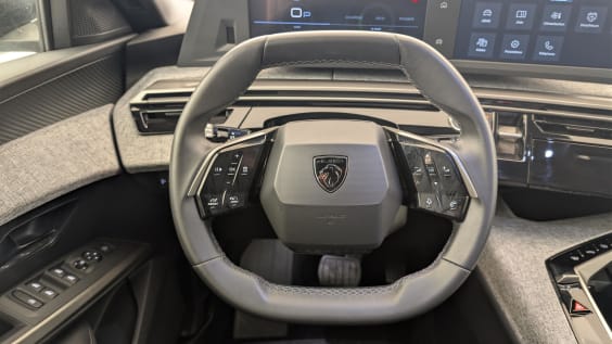 Peugeot 5008 HYBRID 145 CH E-DCS6 ALLURE Gris Artense