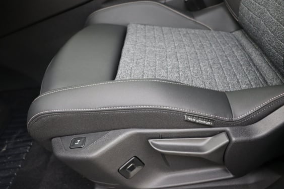 Peugeot 5008 Allure Hybrid 145 e-DCS6 Grey