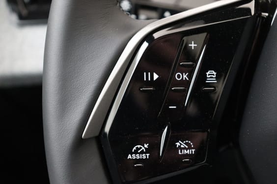 Peugeot 5008 Allure Hybrid 145 e-DCS6 Grey