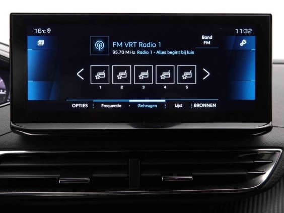 Peugeot 3008 130 ALLURE EAT8 Gris