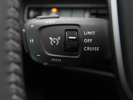 Peugeot 3008 130 ALLURE EAT8 Gris