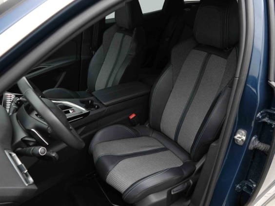 Peugeot 3008 130 ALLURE EAT8 Bleu