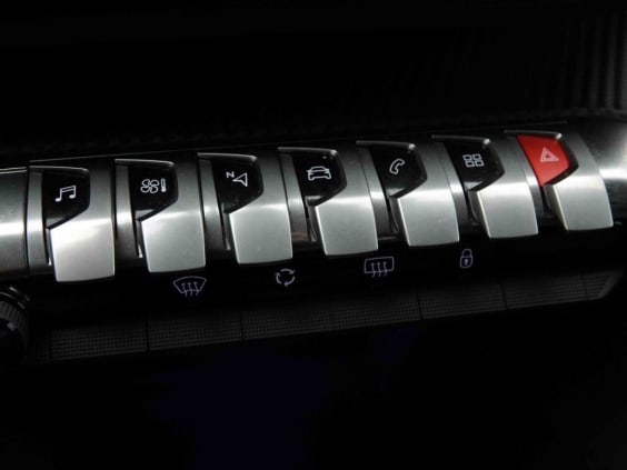 Peugeot 3008 130 ALLURE EAT8 Bleu
