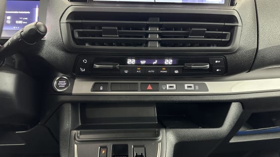 Fiat Scudo ca SCUDO CA XL 2.0 BlueHDi 180ch Pack Premium Connect EAT8 Noir Perla Nera