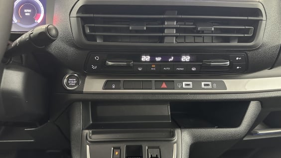 Fiat Scudo ca SCUDO CA M 2.0 BlueHDi 180ch Pack Premium Connect EAT8 Blanc Icy