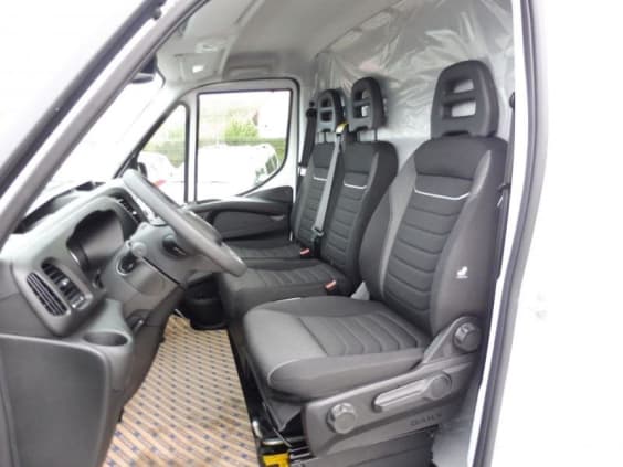 Iveco Daily 35S16 2.3 V12 156CV Blanc