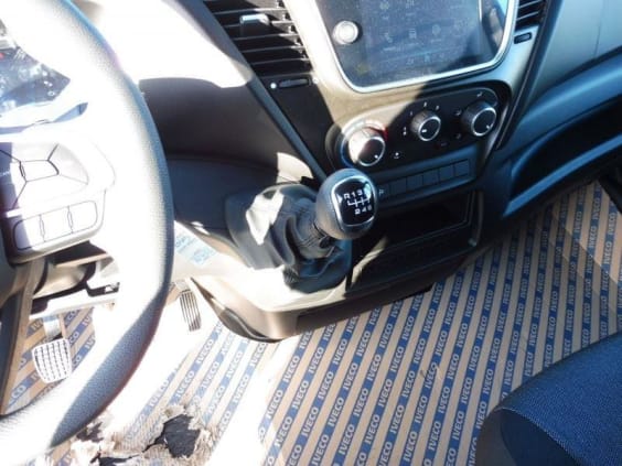 Iveco Daily 35S18 3.0 V16 H2 180CV Blanc