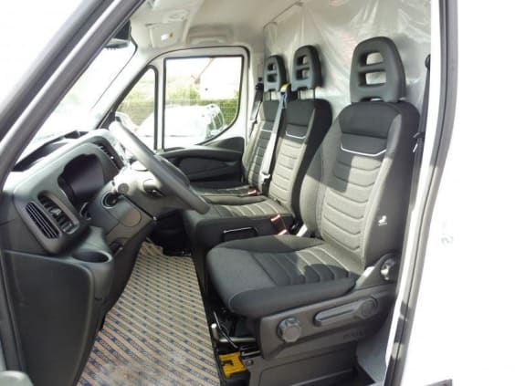 Iveco Daily 35S18 3.0 V16 HI-MATIC H2 180CV Blanc