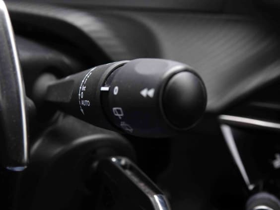 Peugeot 2008 130 EAT8 ALLURE Gris