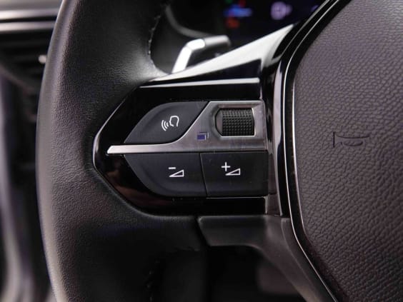 Peugeot 2008 130 EAT8 ALLURE Gris