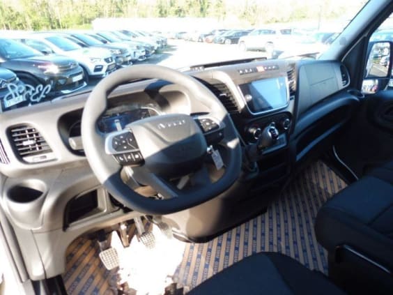 Iveco Daily 35S18 3.0 V16 H2 180CV Blanc