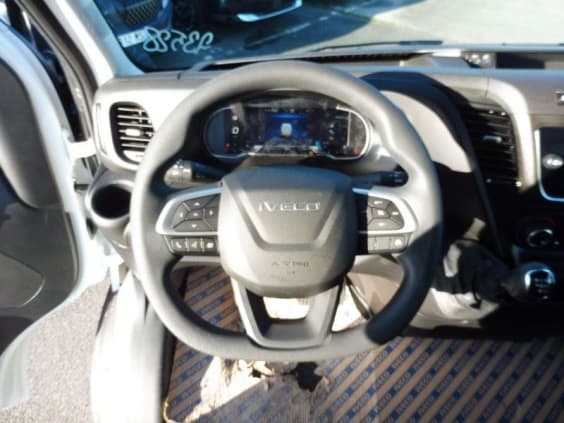 Iveco Daily 35S18 3.0 V16 H2 180CV Blanc