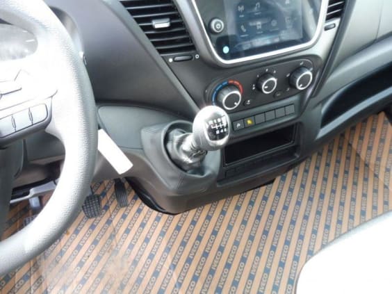 Iveco Daily 35S18 3.0 V16 H2 180CV Blanc