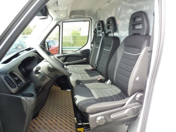Iveco Daily 35S18 3.0 V16 H2 180CV Blanc