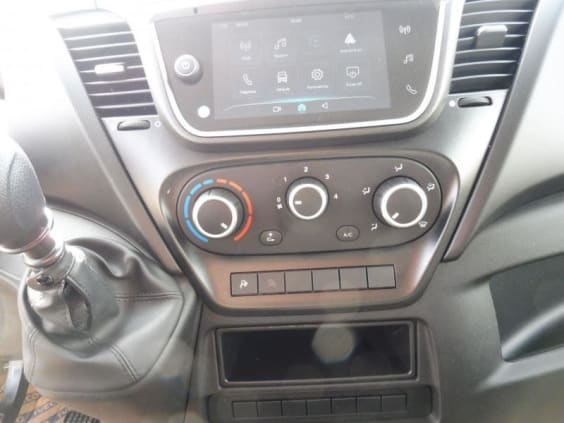 Iveco Daily 35S18 3.0 V16 H2 180CV Blanc
