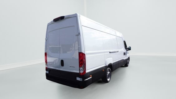 Iveco Daily 35S18 3.0 V16 HI-MATIC H2 180CV Blanc
