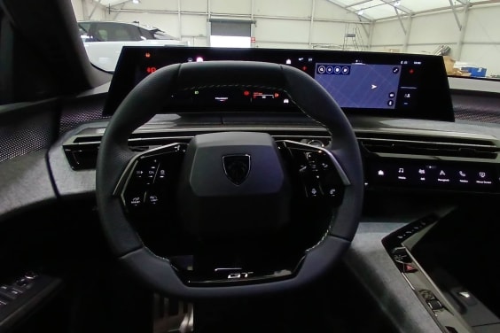 Peugeot 3008 Hybrid 136 e-DCS6 GT Blanc Okenite
