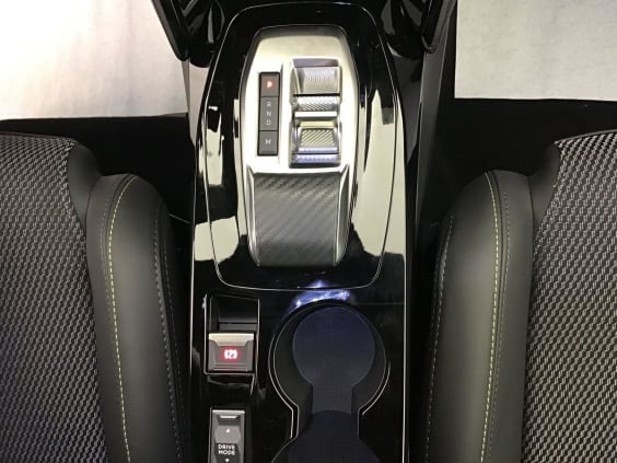 Peugeot 2008 HYBRID 145 Gt  1.2 HYBRID 136 Gris Selenium