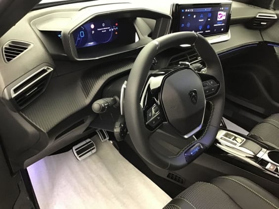 Peugeot 2008 HYBRID 145 Gt  1.2 HYBRID 136 Gris Selenium