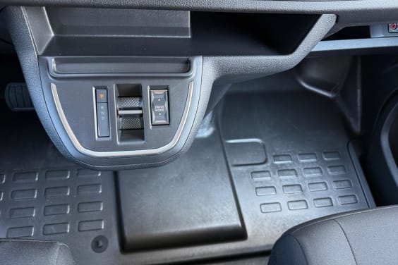 Citroën JUMPY CABINE APPROFONDIE FIXE XL 2.2 DIESEL 180 EAT8 5PL Gris Titane