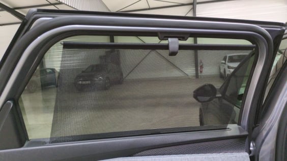 Peugeot 5008 HYBRID 145CH E-DCS6 GT Gris Artense / Toit Noir