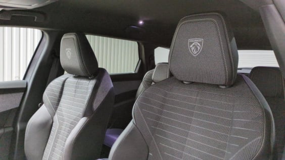 Peugeot 5008 HYBRID 145CH E-DCS6 GT Gris Artense / Toit Noir