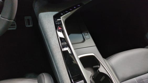 Peugeot 5008 HYBRID 145CH E-DCS6 GT Gris Artense / Toit Noir