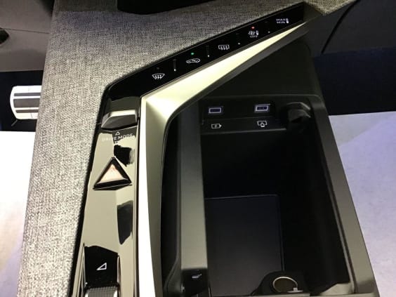 Peugeot 3008 Phase 4 Gt 1.2 HYBRID 145 Noir Perla
