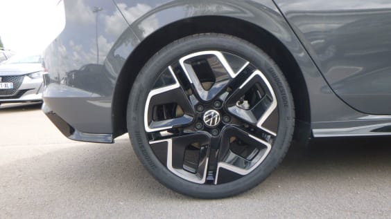 Volkswagen GOLF Golf 1.5 eTSI EVO2 150 DSG7 R-Line Gris Dauphin