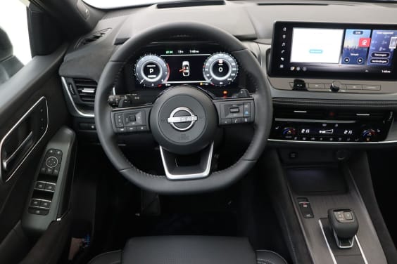 Nissan QASHQAI Tekna Plus 1.3 DIG-T Mild Hybrid 158 hp X-TRONIC Grey