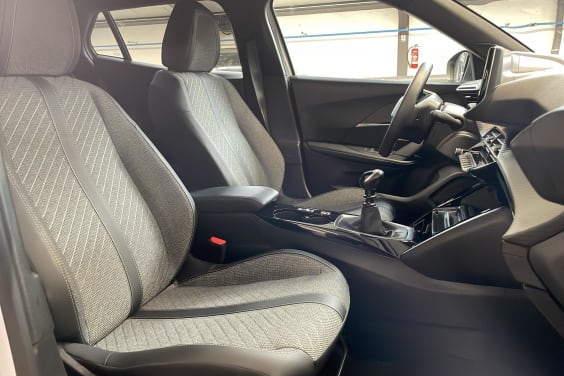 Peugeot 2008 100 S&S BVM6 Allure Blanc Okenite