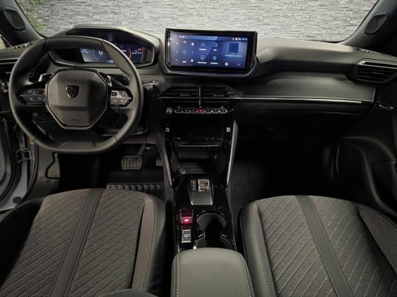 Peugeot 2008 1.2i Hybrid - 136 - BV e-DCS6  II Allure Gris