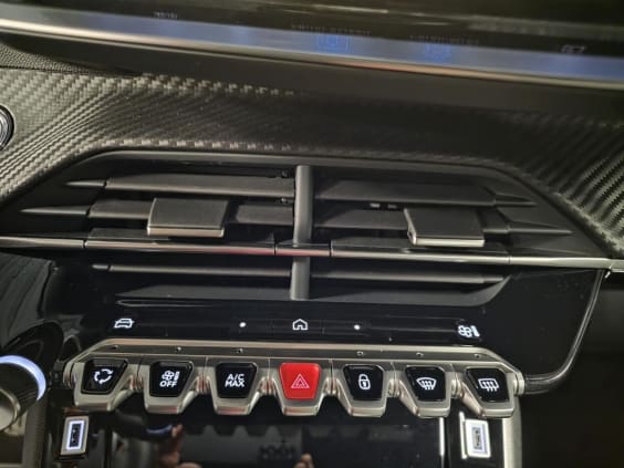 Peugeot 2008 1.2i Hybrid - 136 - BV e-DCS6  II Allure Gris