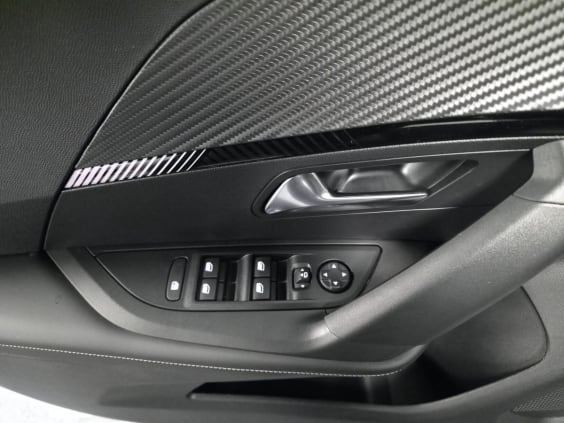 Peugeot 2008 1.2i Hybrid - 136 - BV e-DCS6  II Allure Gris