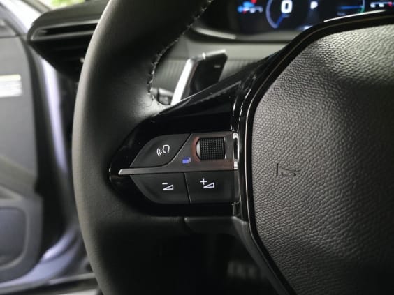 Peugeot 2008 1.2i Hybrid - 136 - BV e-DCS6  II Allure Gris