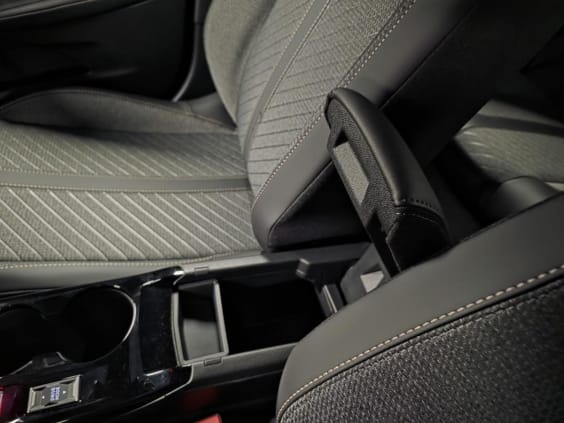 Peugeot 2008 1.2i Hybrid - 136 - BV e-DCS6  II Allure Gris