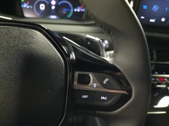 Peugeot 2008 1.2i Hybrid - 136 - BV e-DCS6  II Allure Gris