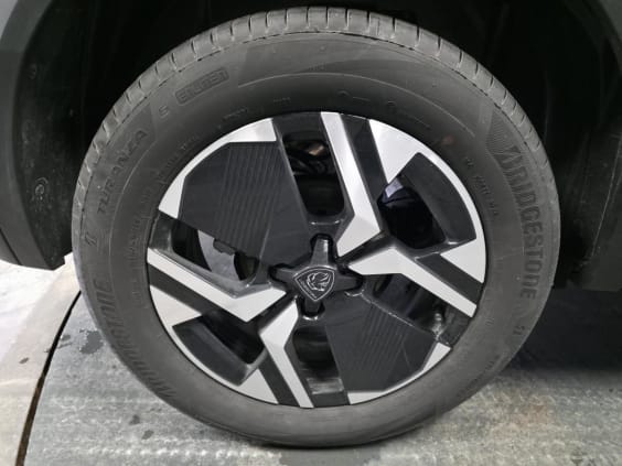 Peugeot 2008 1.2i Hybrid - 136 - BV e-DCS6  II Allure Gris