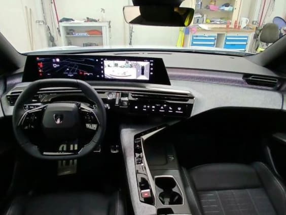 Peugeot 3008 Hybrid 136 e-DCS6 GT Blanc Okénite