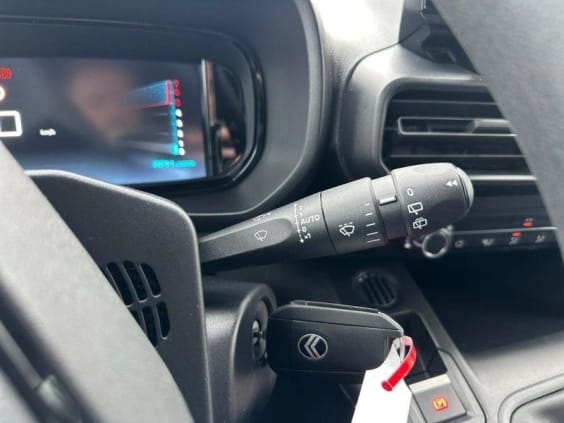 Citroën Berlingo 1.5 BlueHDi S&S 100CH  FOURGON M 650KG 3 PLACES + PACK PREMIUM CONNECT + PLANCHER BOIS Blanc