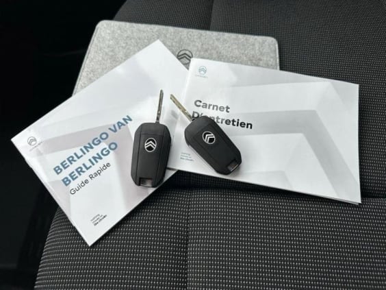Citroën Berlingo 1.5 BlueHDi S&S 100CH  FOURGON M 650KG 3 PLACES + PACK PREMIUM CONNECT + PLANCHER BOIS Blanc