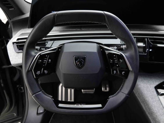 Peugeot 5008 HYBRID 145 AUT GT Gris