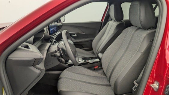 Peugeot 2008 NOUVEAU HYBRID 145 E-DCS6 ALLURE Rouge Elixir