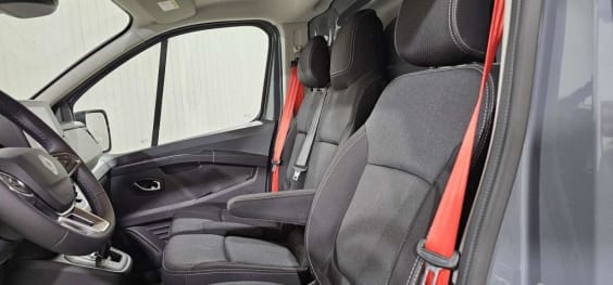 Renault TRAFIC FOURGON TRAFIC FG BLUE DCI 170 L1H1 3T AUTO EXTRA Gris Urbain