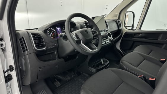 Peugeot Boxer BOXER L2H2 3.5 2.2 BlueHDi 140ch Blanc Icy