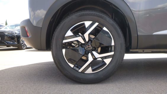 Peugeot 2008 Hybrid 145 e-DCS6 GT Gris Selenium