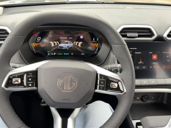 MG ZS HYBRID+ 197 STANDARD Gris
