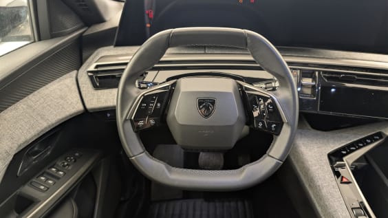 Peugeot 5008 Hybrid 136 e-DCS6 Allure Gris Artense