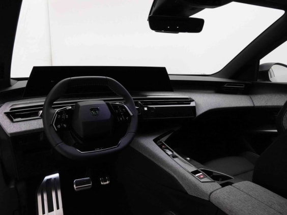 Peugeot 5008 145 e-DCS6  HYBRID GT 7PL Gris